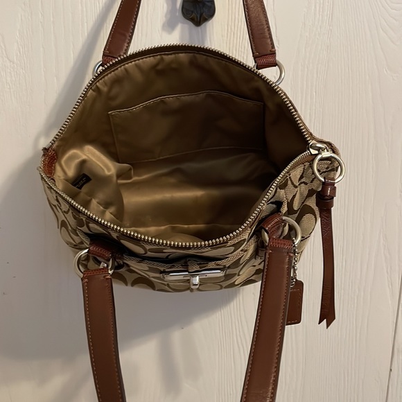 Small COACH Signature Purse - Picture 3 of 5